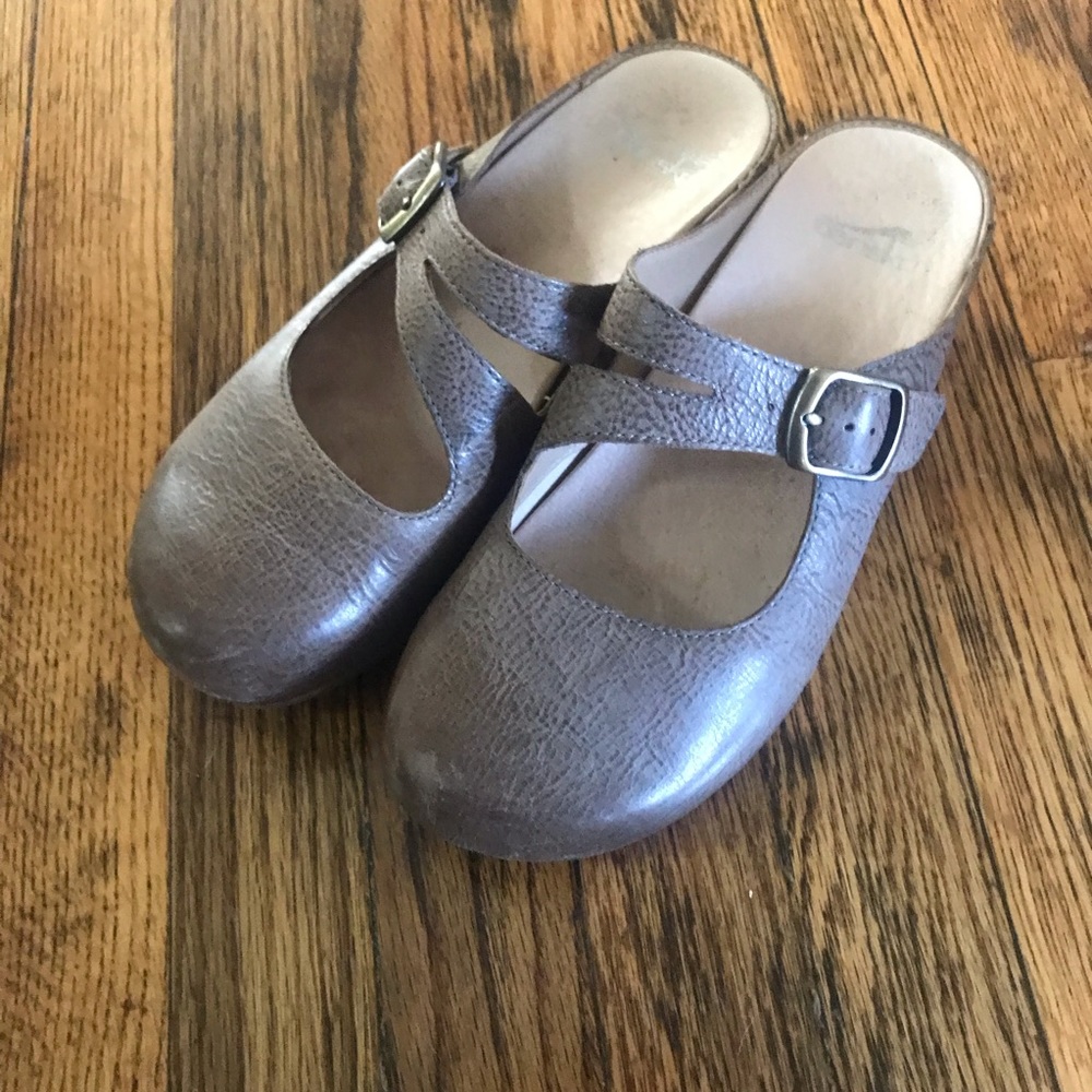 Dansko Size 39 Beige Mary Jane Clogs Nurse Shoes